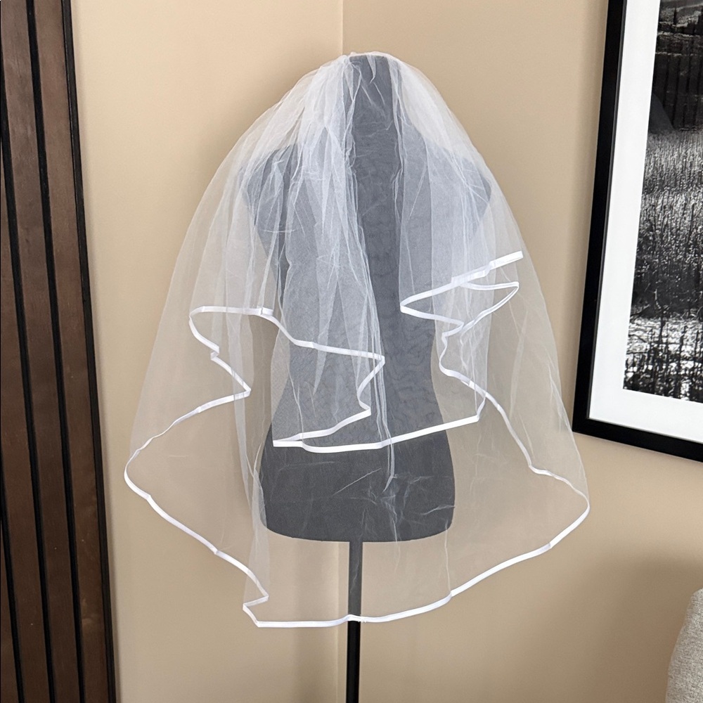 Elegant White Bridal Veil